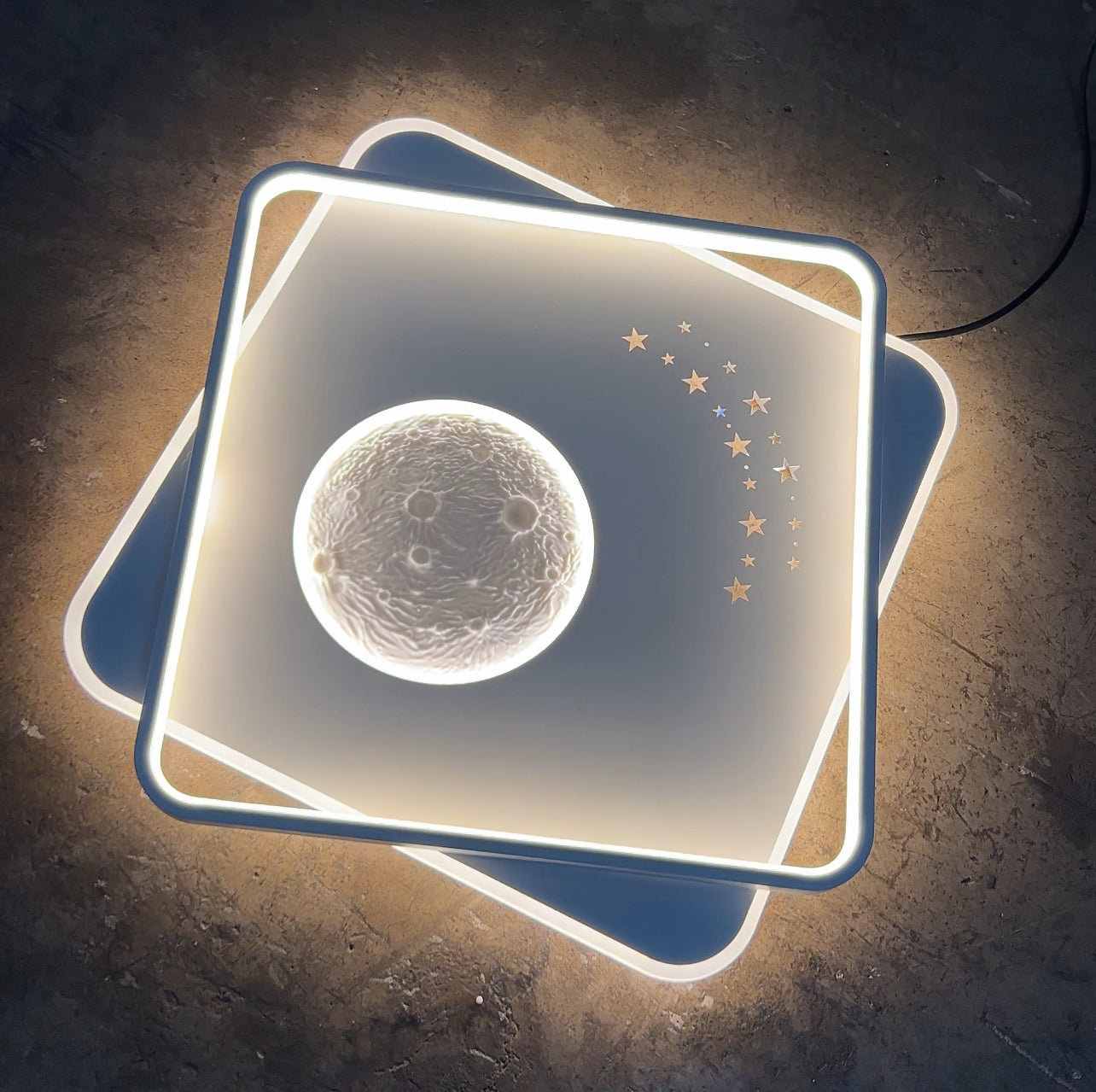 LAMPARA APLIQUE DE TECHO TRES TONOS DE LUZ CUADRADA DISEÑO LUNA